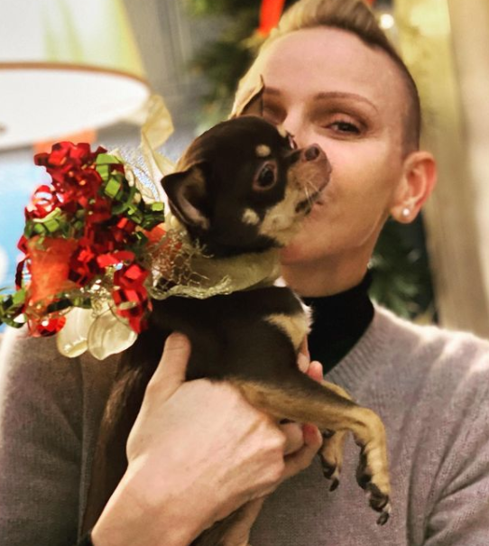 Charlene Kerst Met Chihuahua Screenshot Instagram