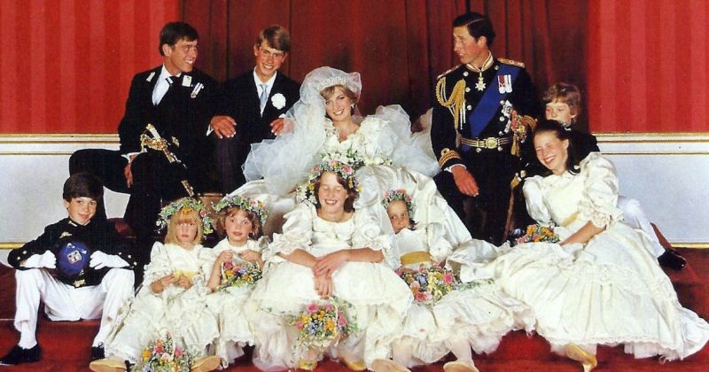 Royal Wedding Charles En Diana Foto Met Bruidsmeisjes En Jonkers