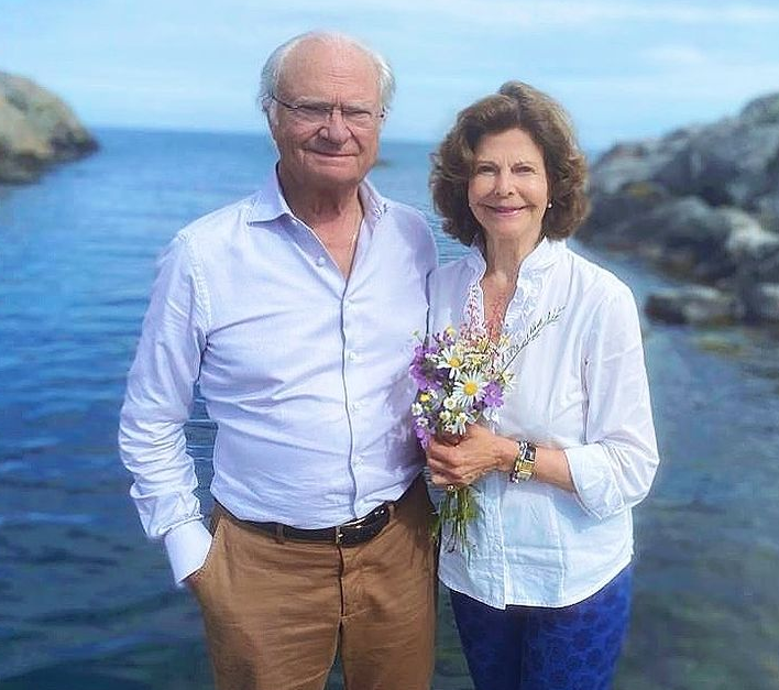Carl Gustaf En Silvia Zomerfoto Gemaakt Door Carl Philip Instagram Juni 2021