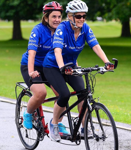 Sophie Op De Fiets Voor Vision Foundation Screenshot Instagram