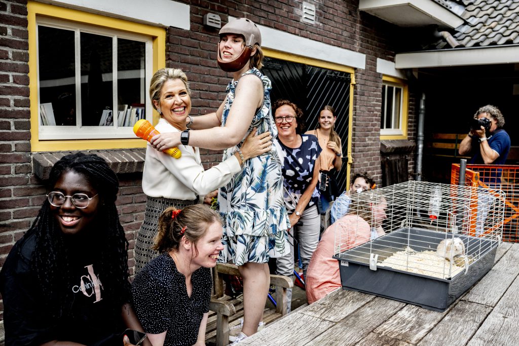 Koningin Máxima Brengt Werkbezoek Aan Inclusieve Woonwijk