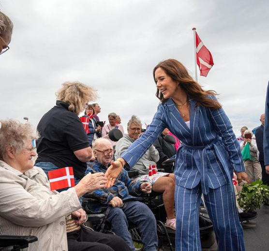 Mary Denemarken Krijtstreeppak