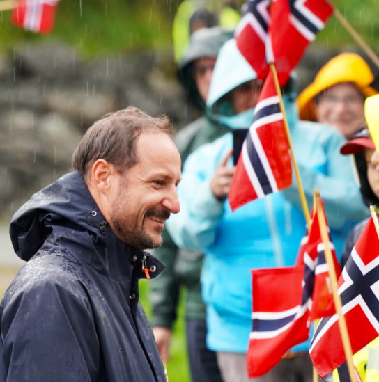 Haakon In De Regen Foto 2 Screenshot Instagram