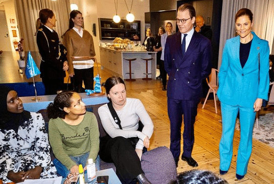 Victoria In Blauw Screenshot Instagram Kungahuset