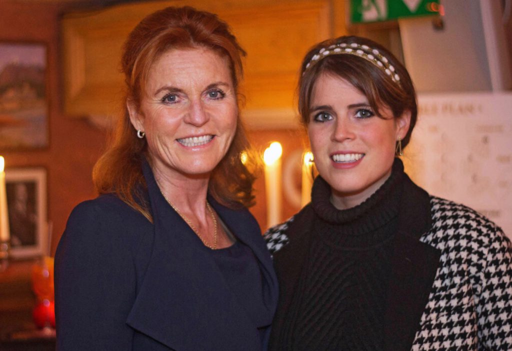 Sarah Ferguson En Haar Dochter Poseren