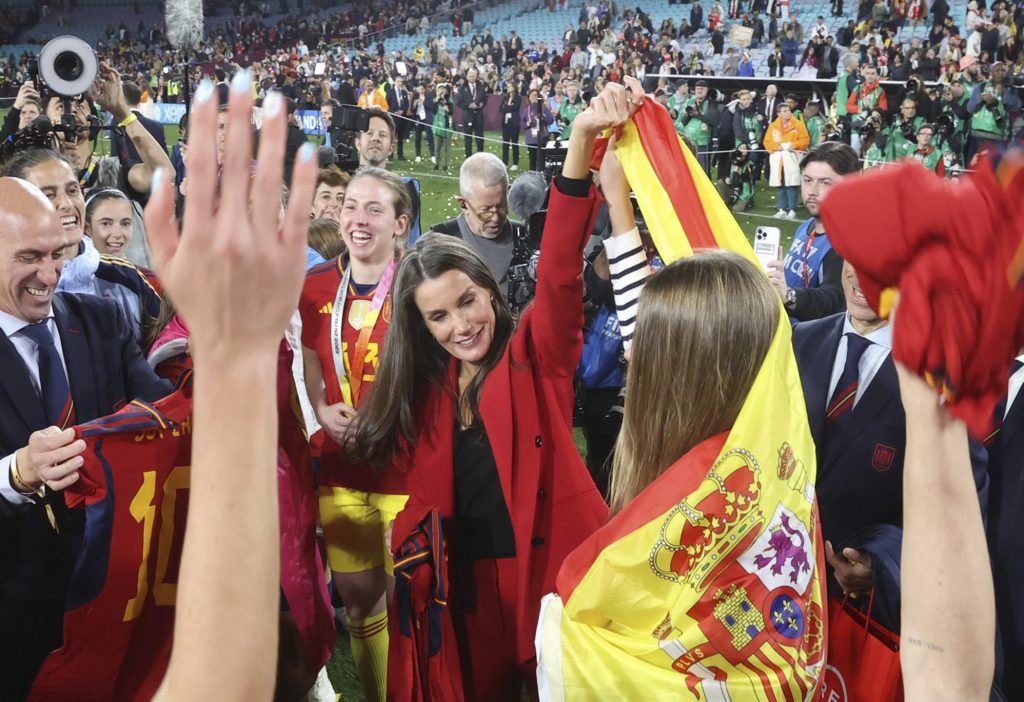 Spanish Royals Celebrate The World Championship Wit The Players Of The Spanish National Team