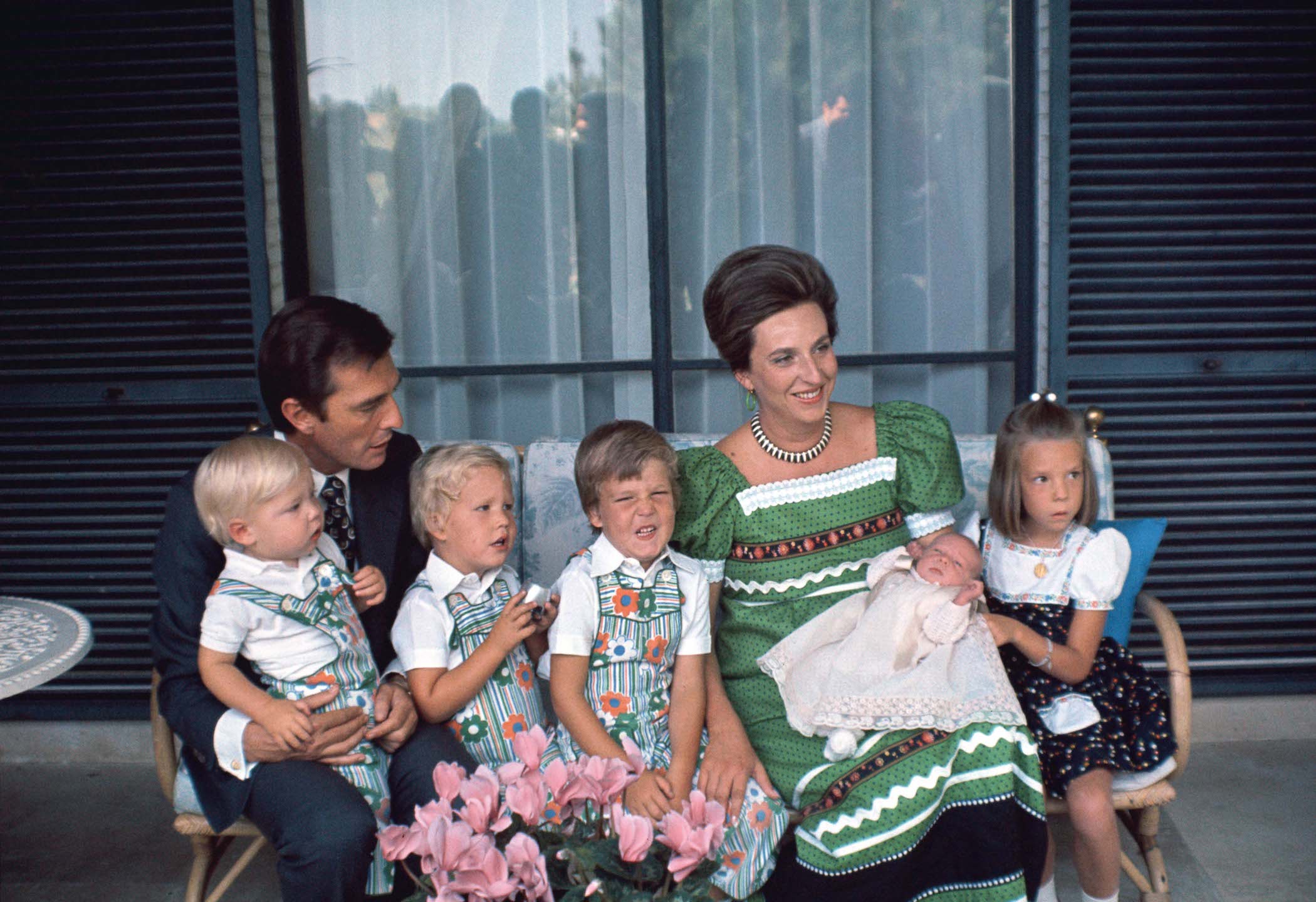 Portrait Of Mrs Pilar De Borb√≥n Spanish Princess And His Husband Luis G√≥mez Acebo, Badajoz Dukes, With Their Children Luis Bertran, Bruno Alejandro, Juan Filiberto, Fernando Humberto And Simoneta.