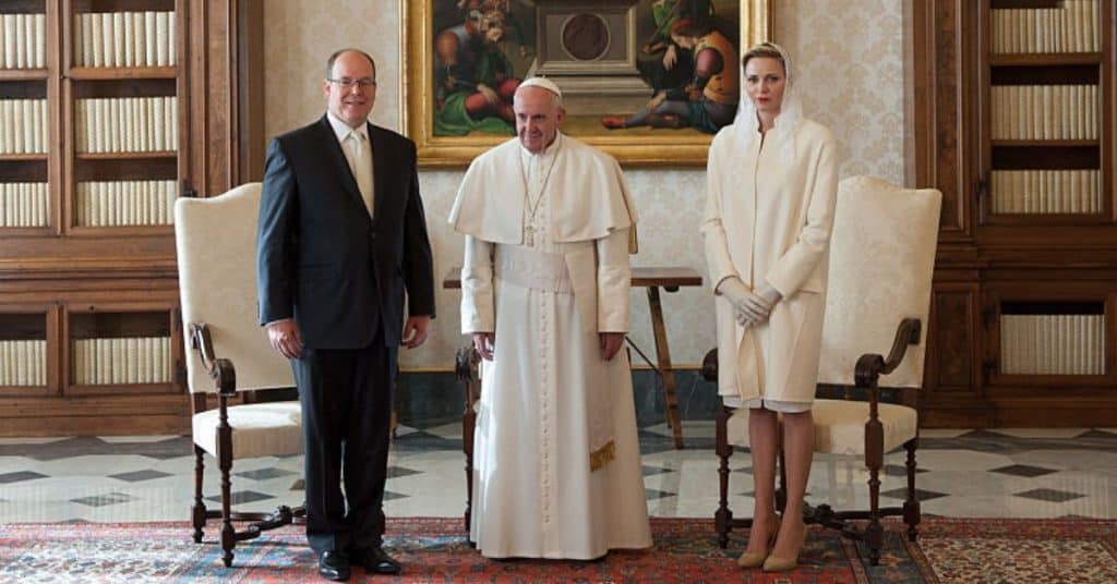 Prins Albert kondigt nationale rouw af na overlijden paus