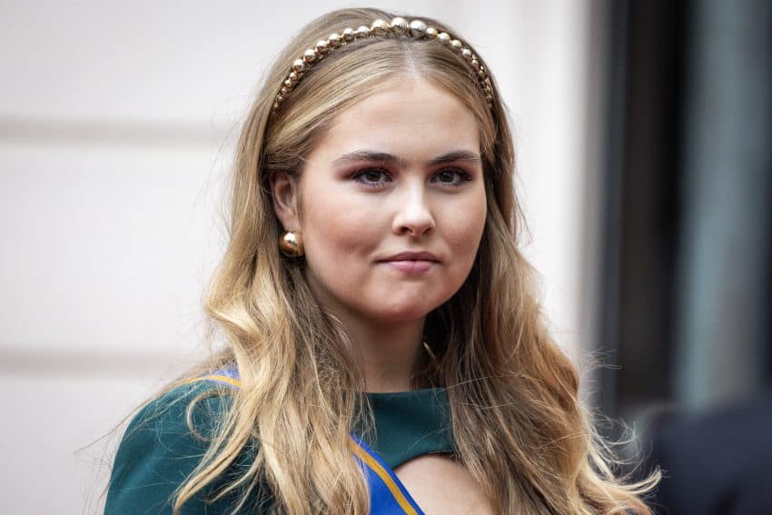 Koning Willem Alexander, Koningin Maxima En Kroonprinses Amalia Arriveren Bij De Koninklijke Schouwburg Voor Prinsjesdag