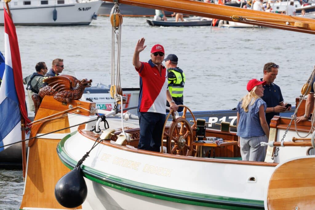 Koning Met Groene Draeck Op Sail Amsterdam