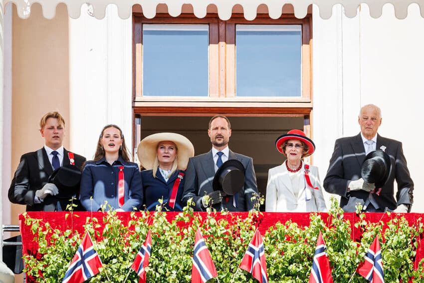 Norwegian Royals Attend Constitution Day 2025 noorwegen koning harald