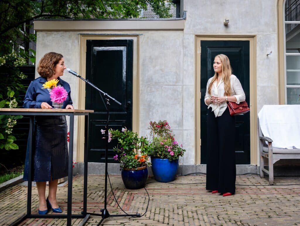 Prinses Van Oranje Ontvangen In Amsterdam