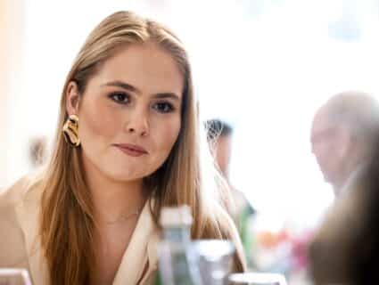 Prinses Amalia Bezoekt Amsterdams Gemeentebestuur