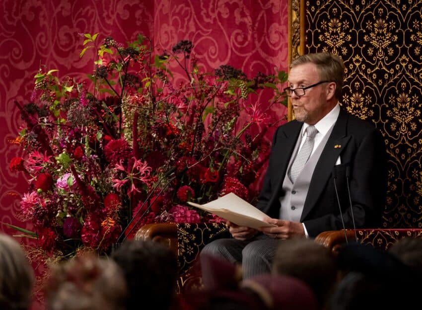 Prinsjesdag: Koning Spreekt Troonrede Uit