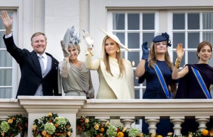 Prinsjesdag: Aankomst Koninklijke Stoet Bij Paleis Noordeinde En Balkonscene