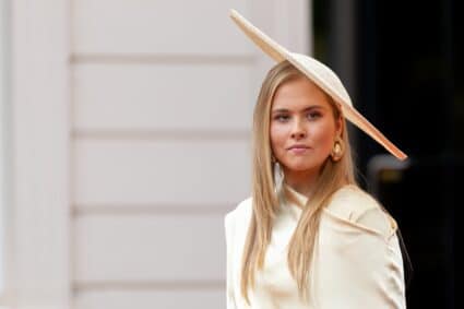 Prinses Amalia Prinsjesdag: Aankomst Genodigden Bij Koninklijke Schouwburg