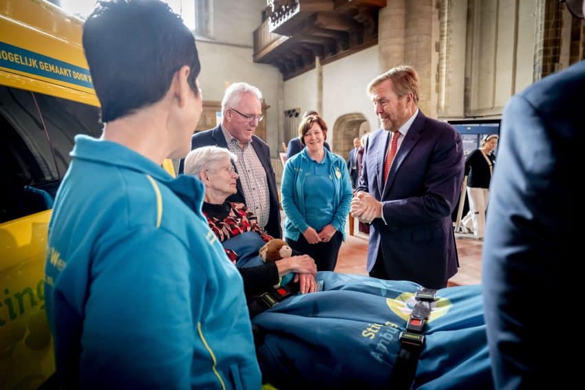 Koning Bij Viering 25.000ste Wens Van Stichting Ambulance Wens
