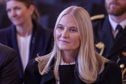 Kroonprinses Mette-Marit contact met Epstein