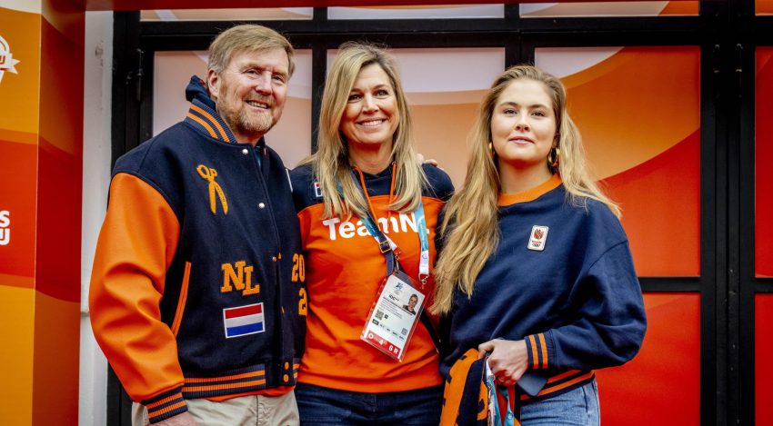 Koningspaar En Amalia Bezoek Team NL Huis bij Olympische Winterspelen