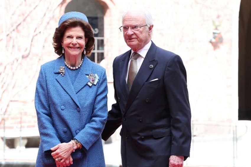 Koningin Silvia van Zweden ontvangt hoogste onderscheiding van koning Carl Gustaf