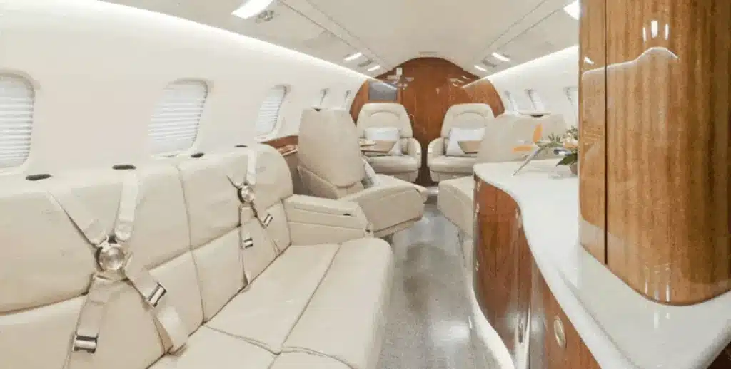 Charter Learjet 60xr Cabin 1 1700x860 C Center
