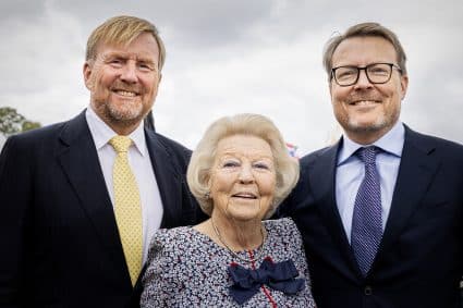 Koning Willem Alexander, Prinses Beatrix En Prins Constantijn Bezoeken Hitzacker Op De 100e Verjardag Van Prins Claus
