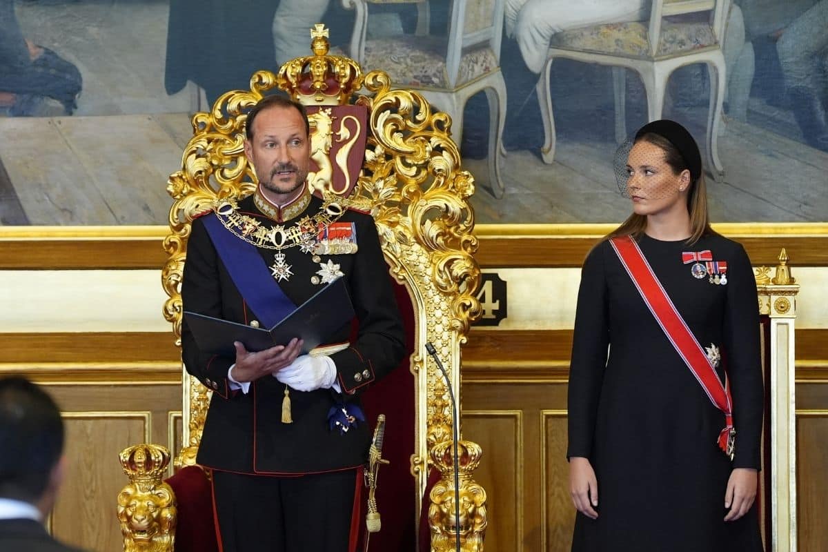 Koning Haakon legt eed af - ANP