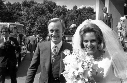 Camilla En Andew Parker Bowles Trouwdag 1973