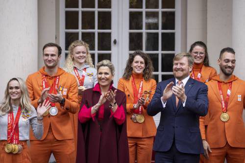 Koningspaar Ontvangt Olympische Medaillewinnaars